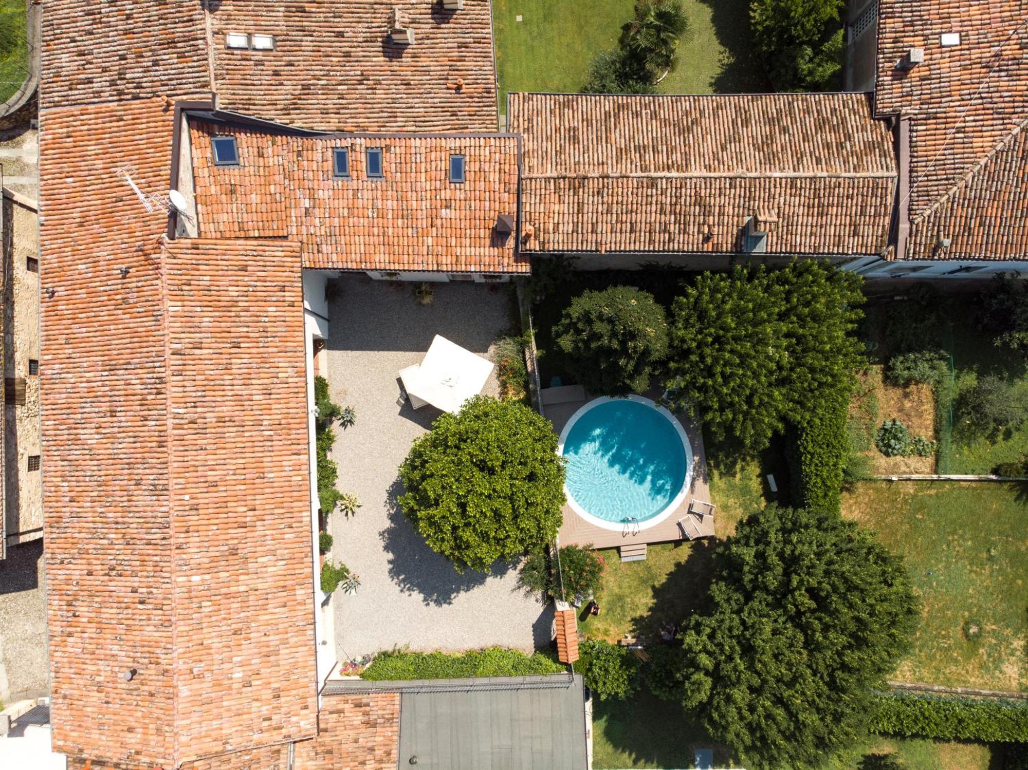 Corte Martinola Bed&Breakfast In Franciacorta Ome エクステリア 写真